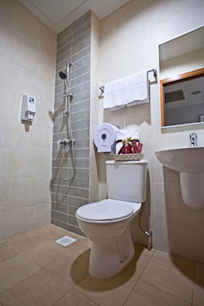 Ibis Budget West Coast Hotel Singapura